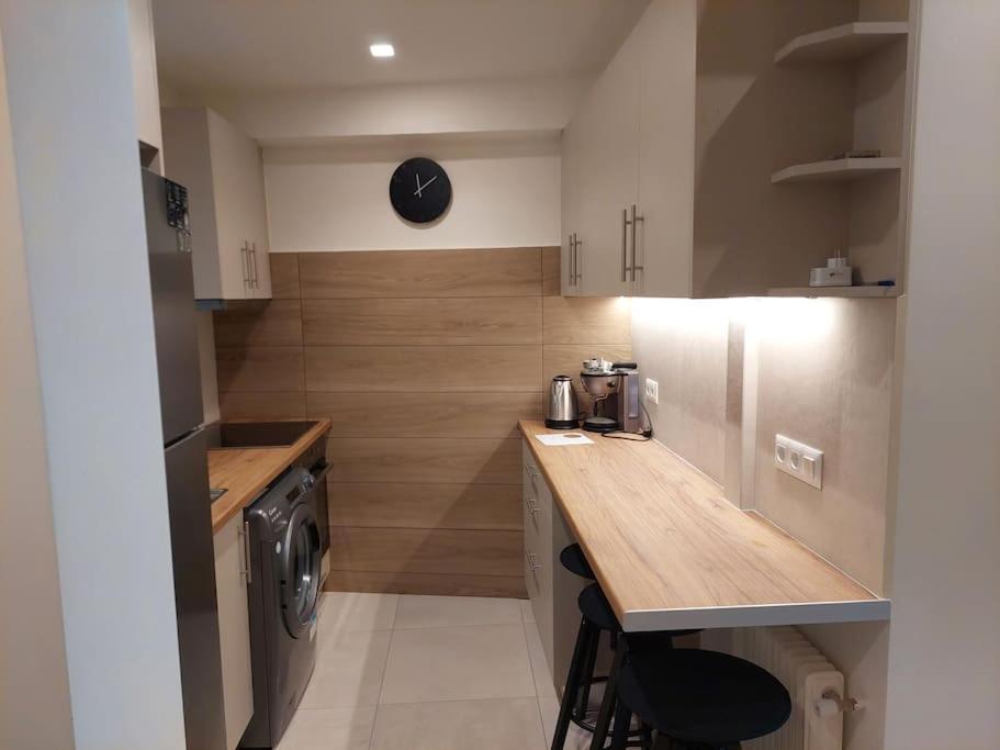Cozy, Sunbathed, 30M2 Apartment アテネ エクステリア 写真